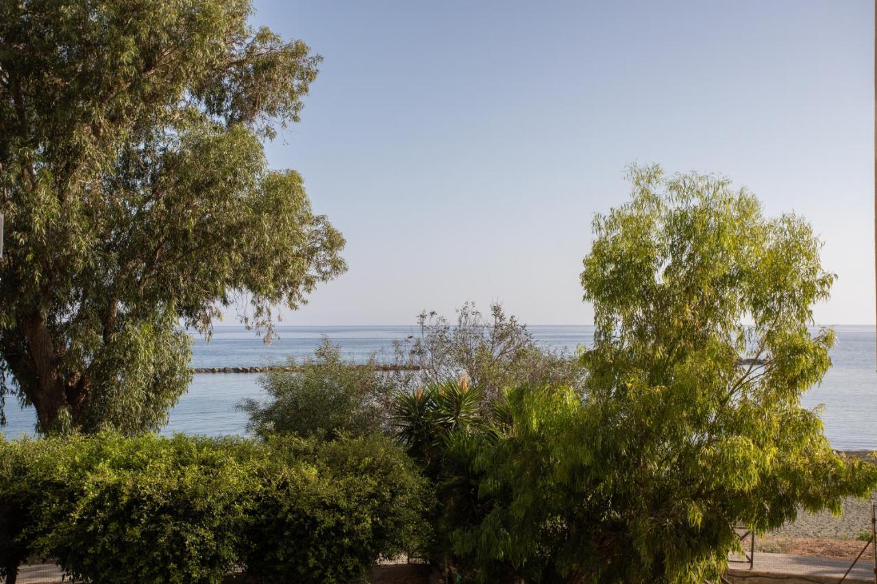 Mayra Seafront Luxury Apartment Limassol Exterior photo