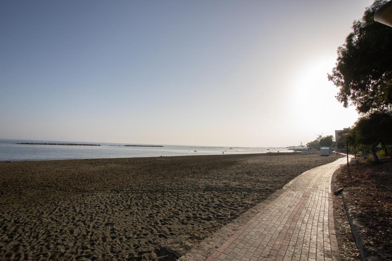 Mayra Seafront Luxury Apartment Limassol Exterior photo